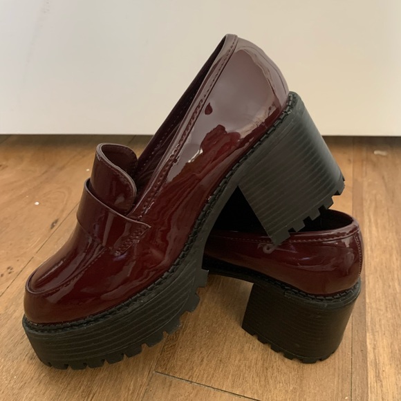 MIA dahlia platform lug sole loafer in burgundy - Picture 2 of 4